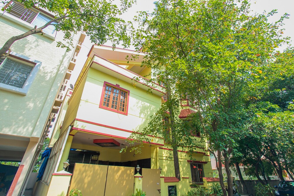 OYO 894 Apartment Hotel 510 Chetana