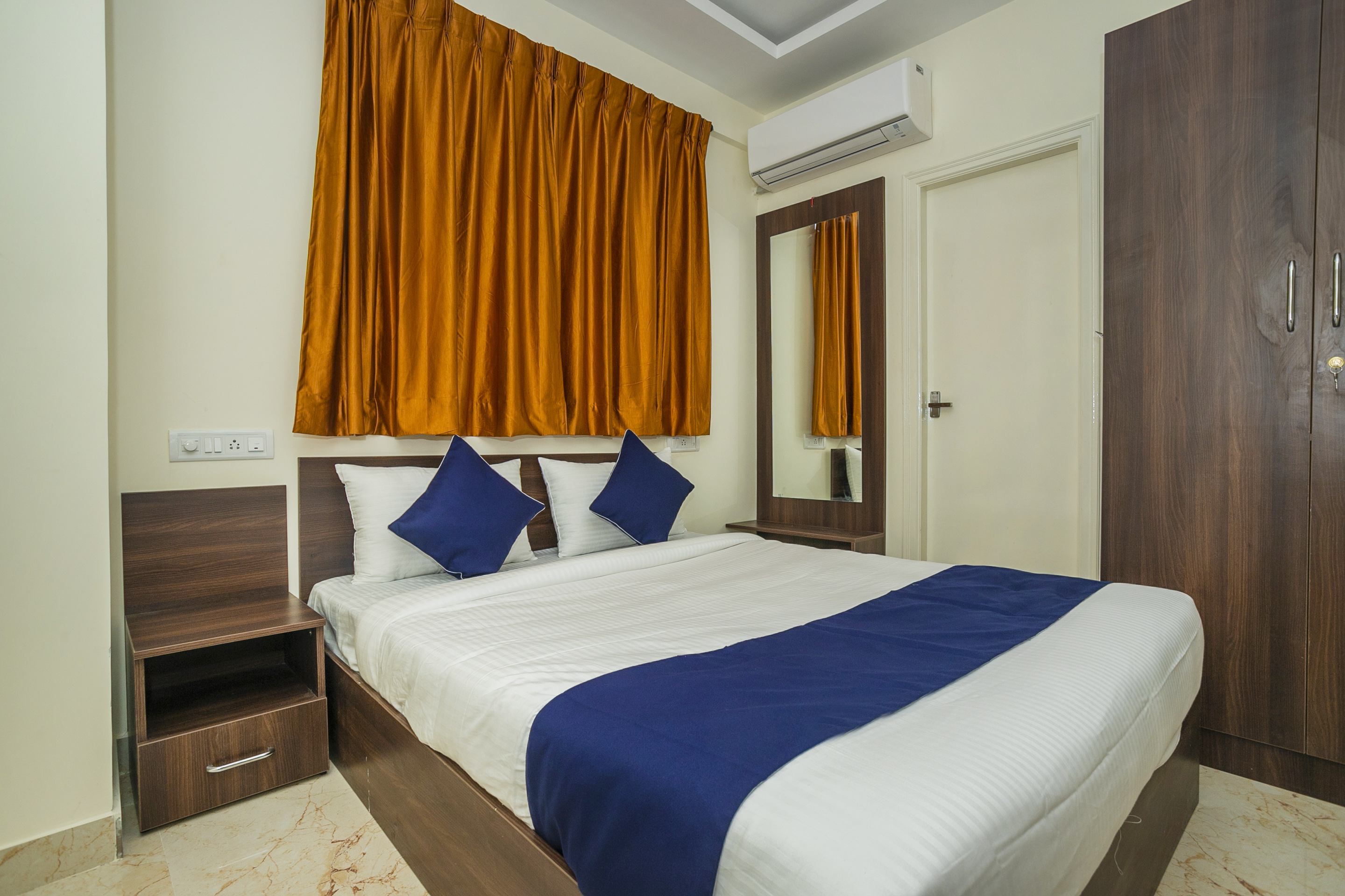 OYO Hotel Fiesta Grand