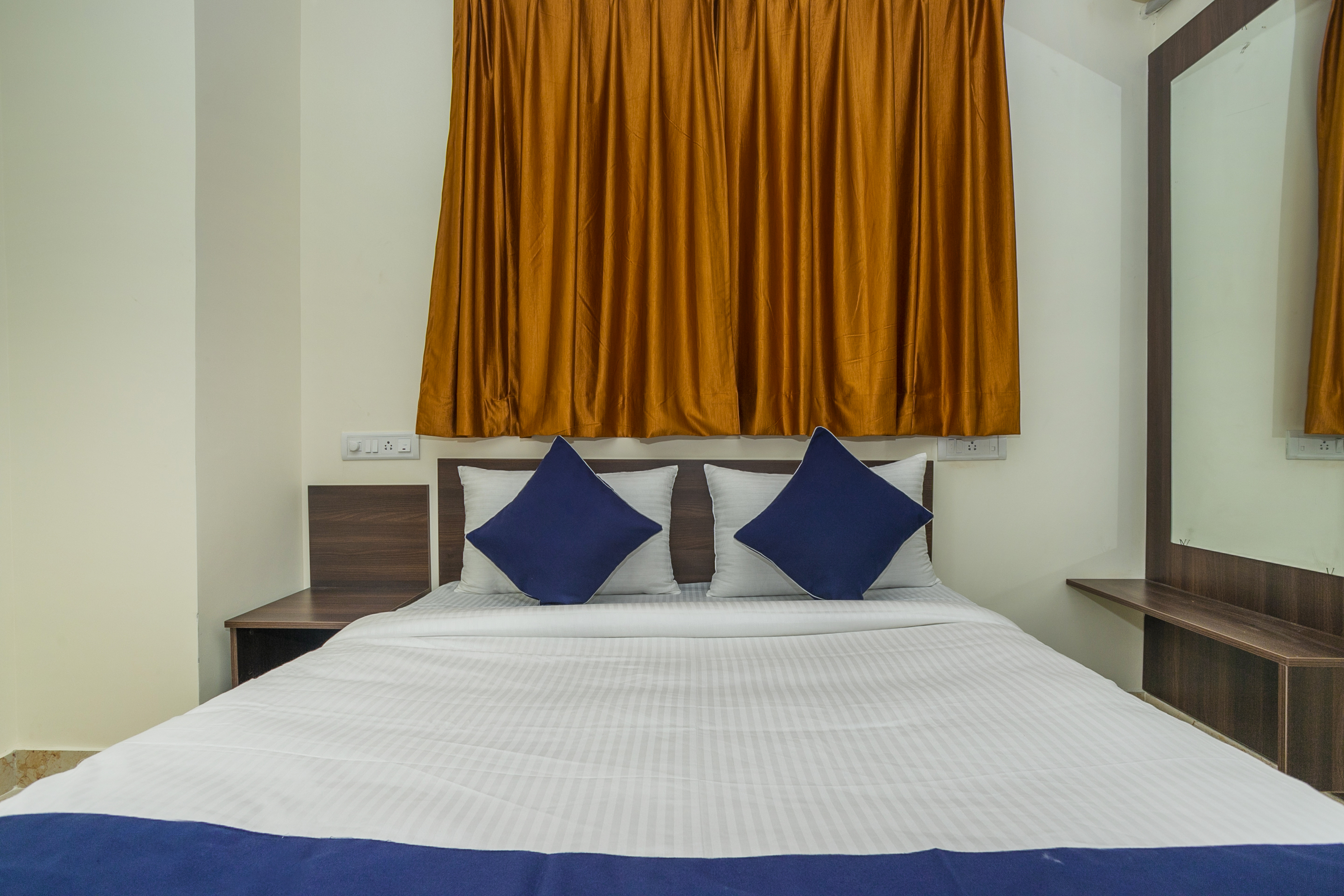 OYO Hotel Fiesta Grand