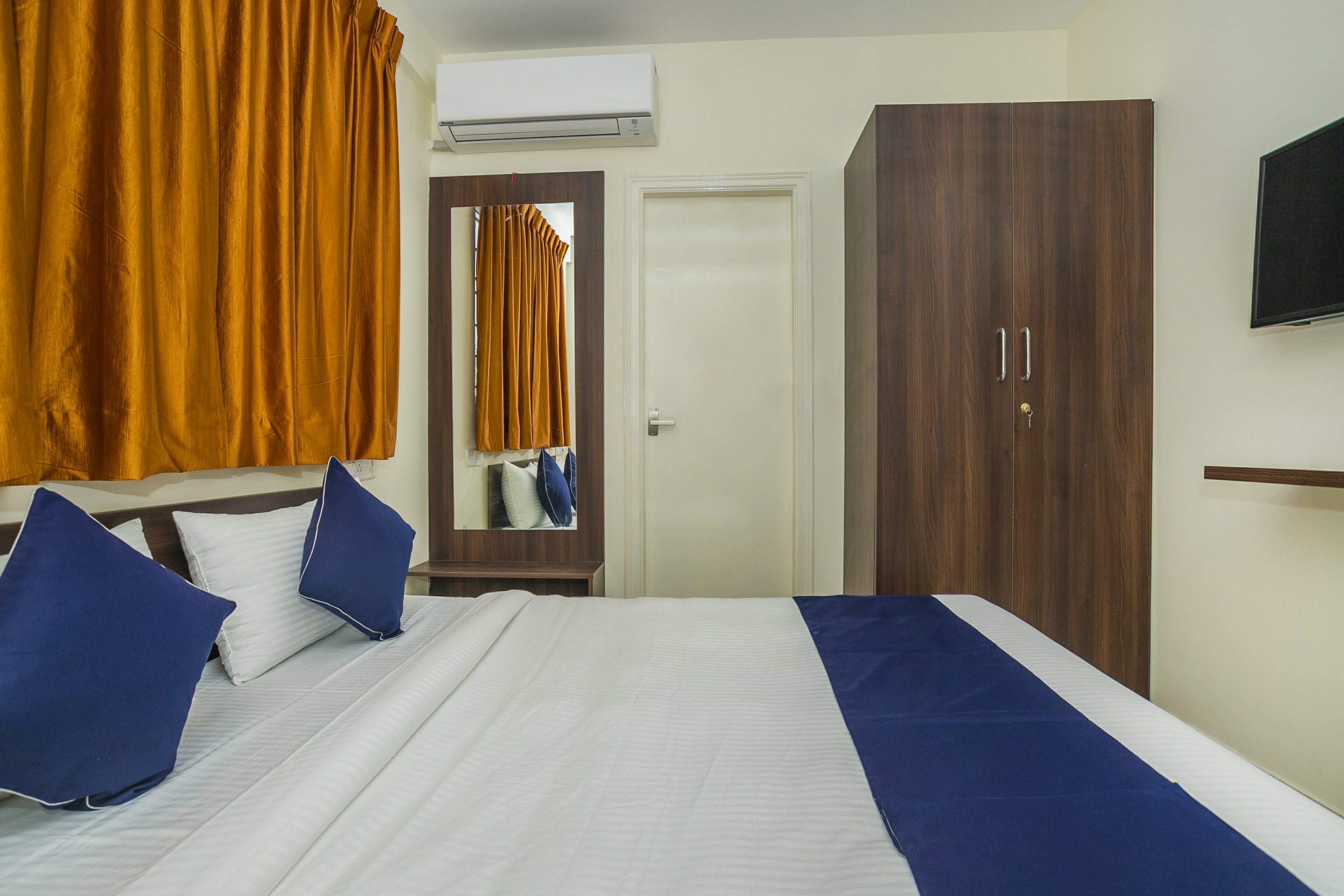 OYO Hotel Fiesta Grand
