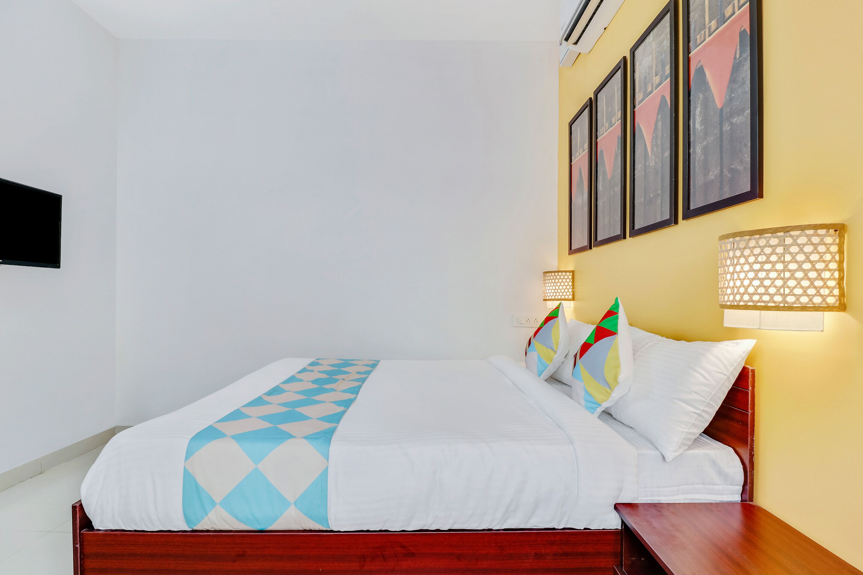 Cozy Stay Fortis Hospital by OYO Rooms