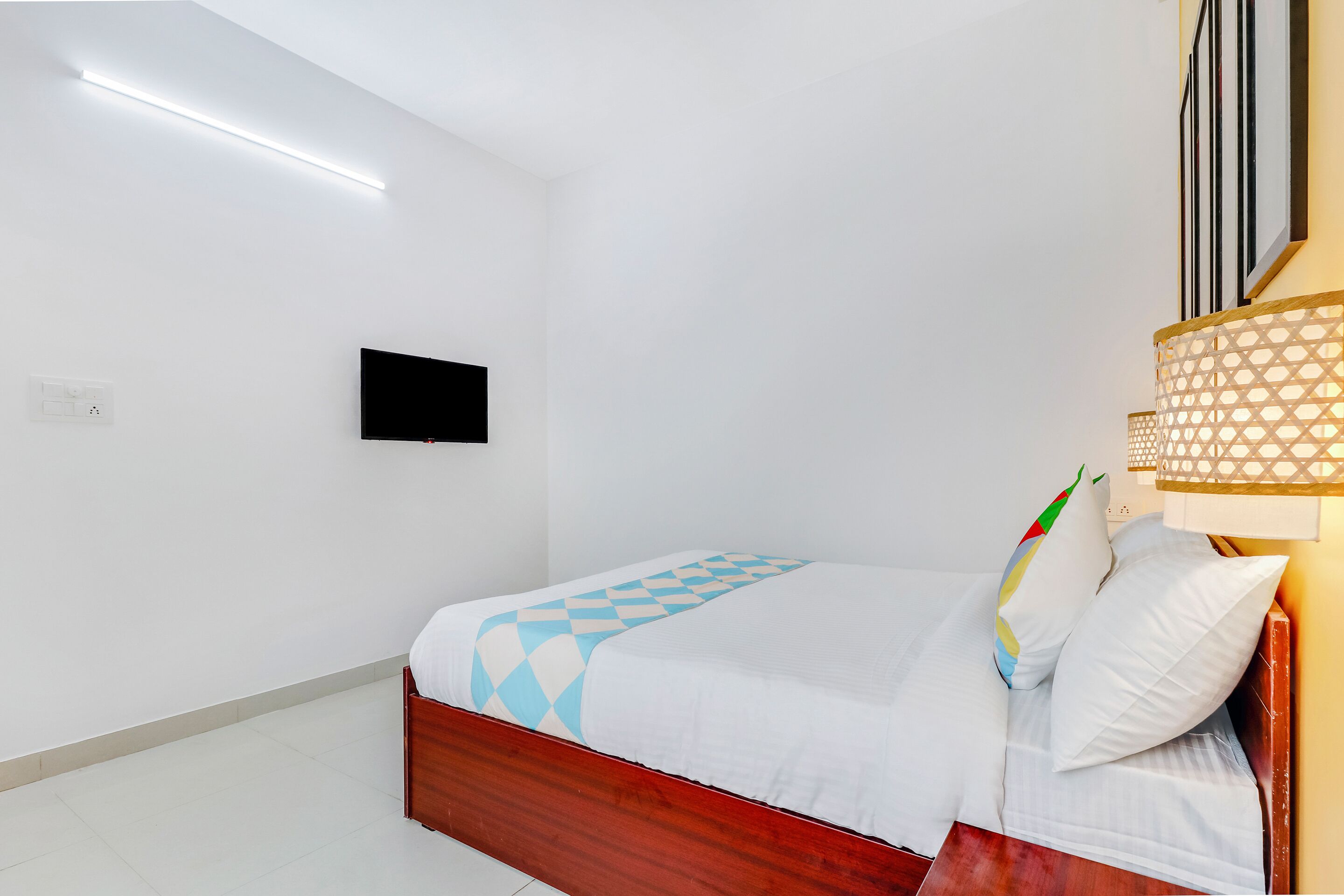 Cozy Stay Fortis Hospital by OYO Rooms