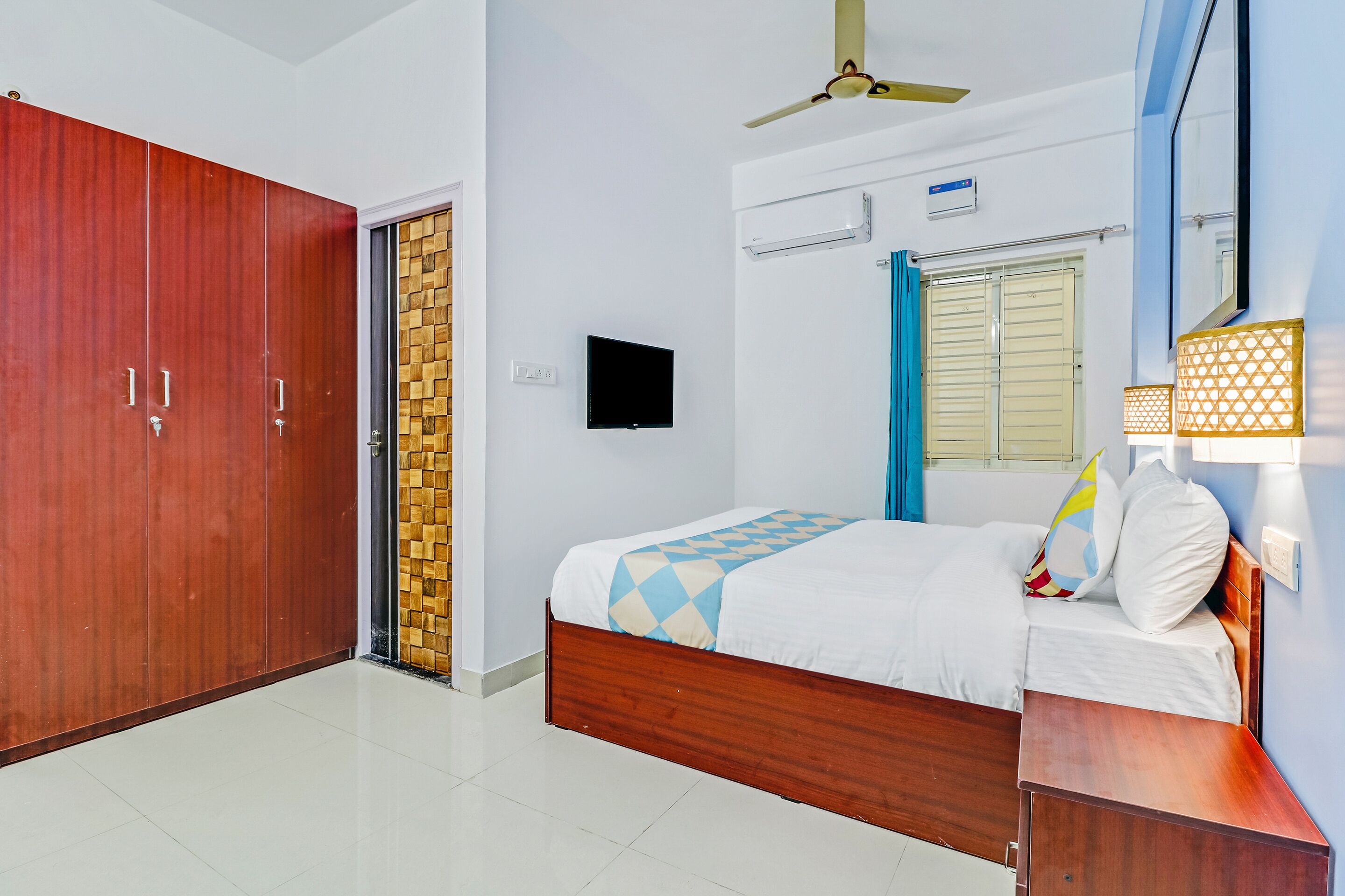 Cozy Stay Fortis Hospital by OYO Rooms