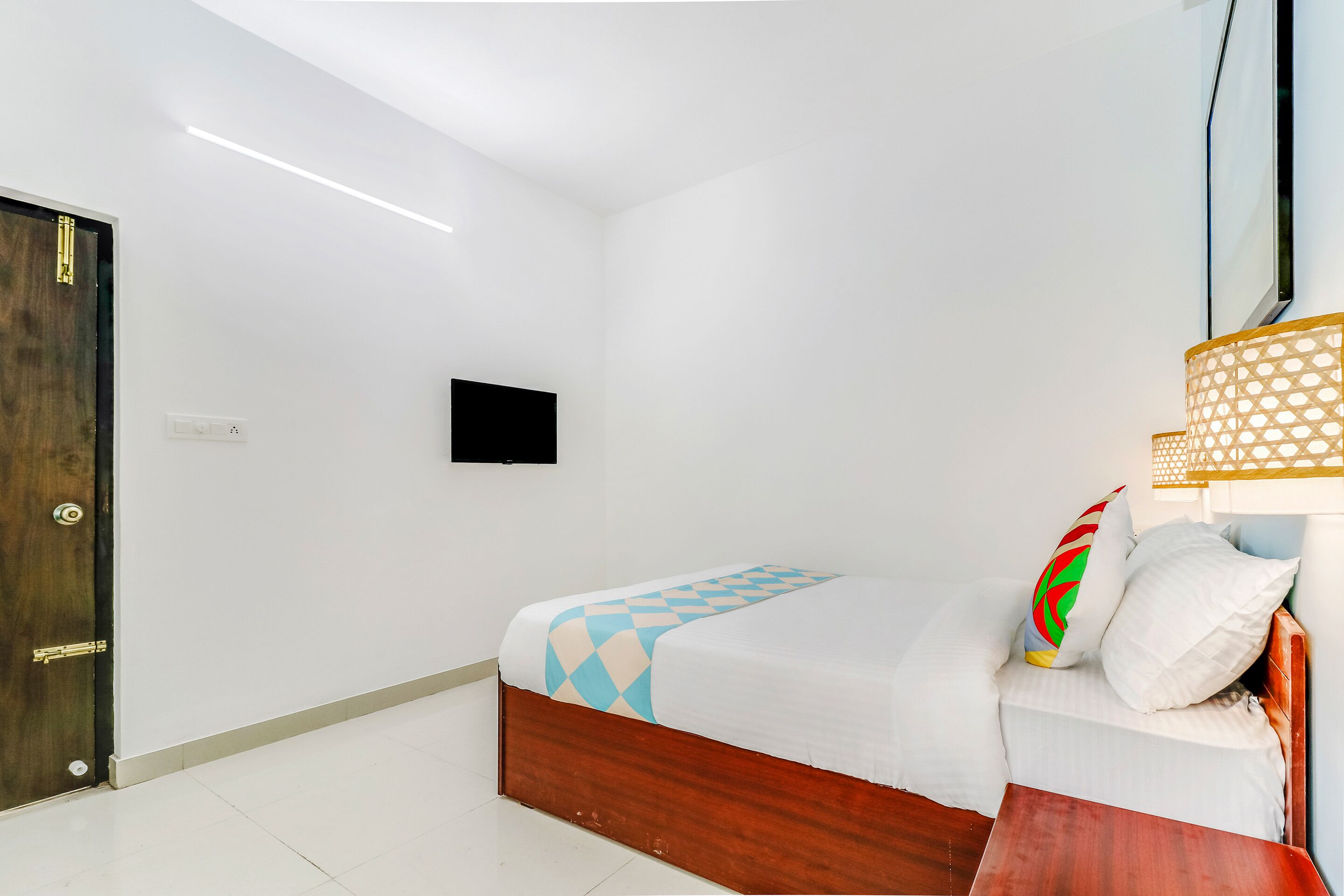 Cozy Stay Fortis Hospital by OYO Rooms