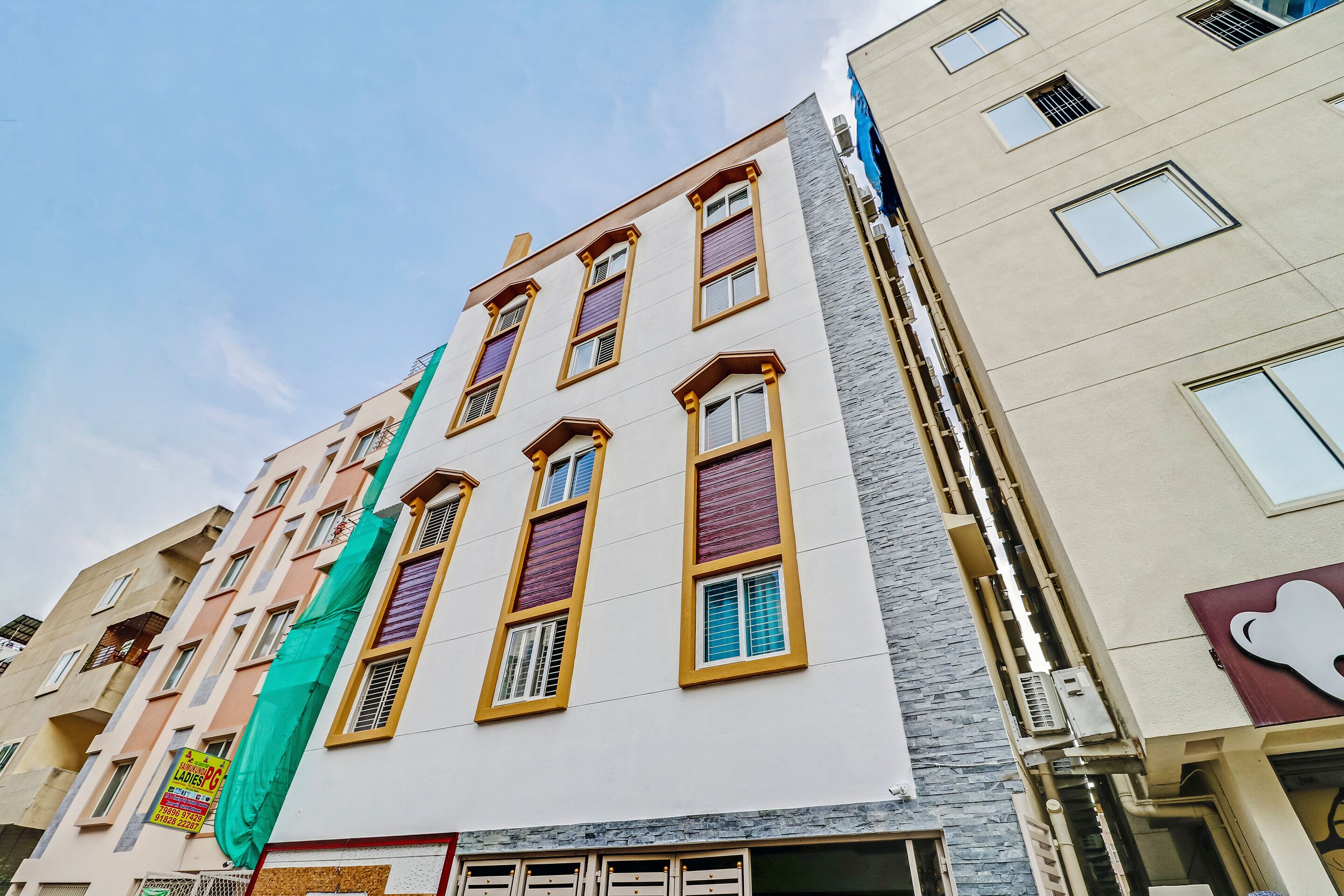 Cozy Stay Fortis Hospital by OYO Rooms