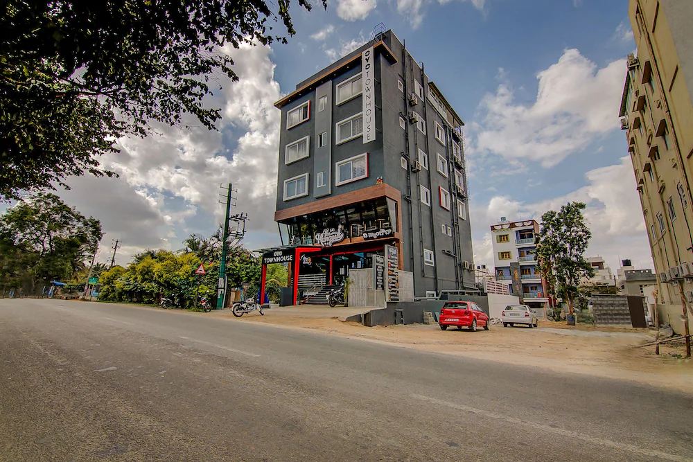 OYO Townhouse 040 Global Village Tech Park