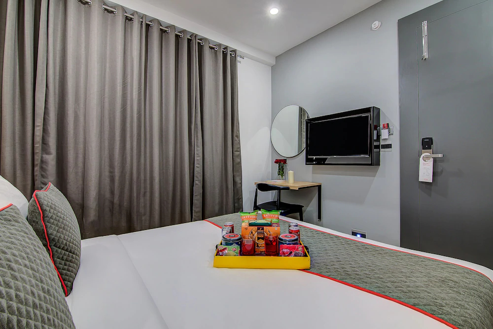 OYO Townhouse 040 Global Village Tech Park