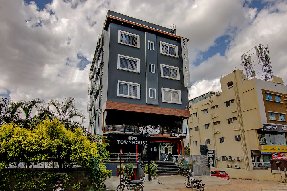 OYO Townhouse 040 Global Village Tech Park