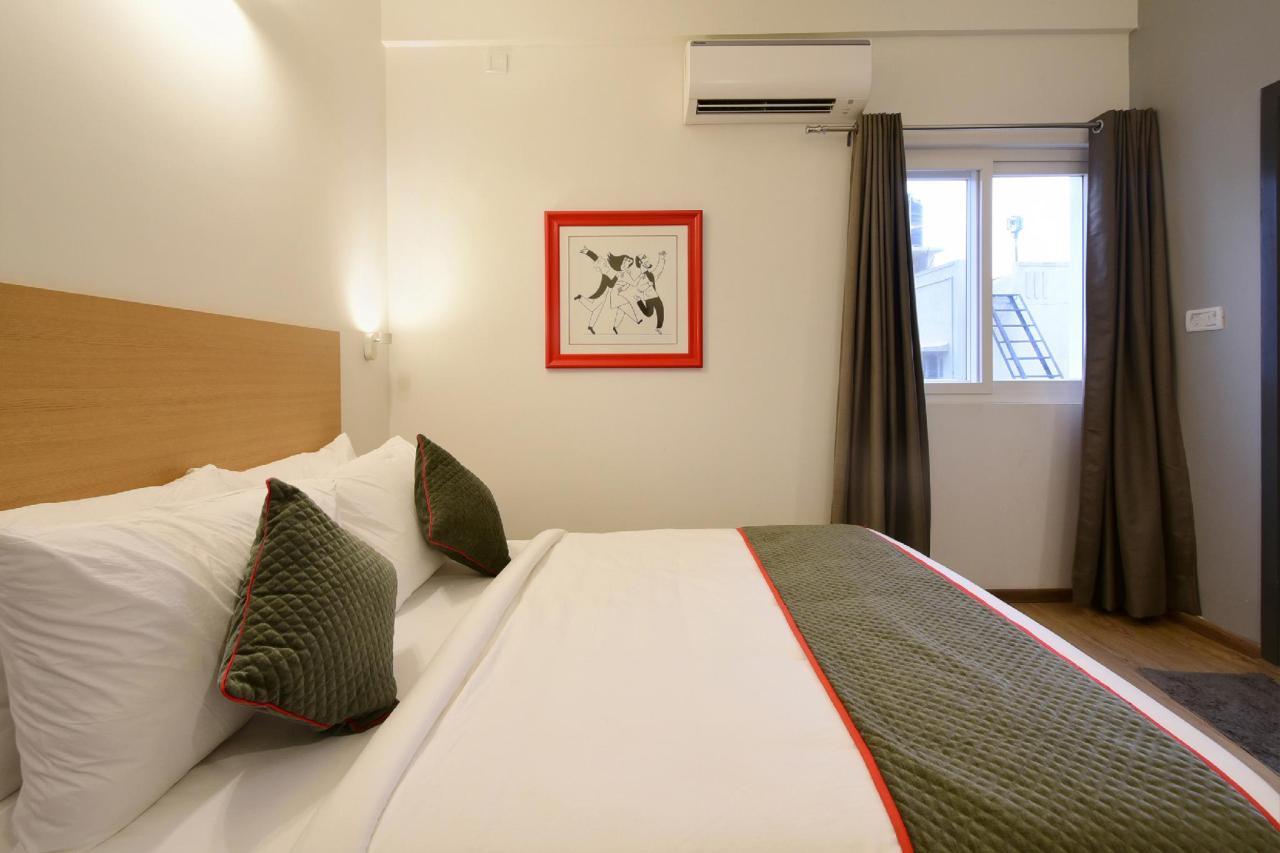 OYO Townhouse 106 Airport Road