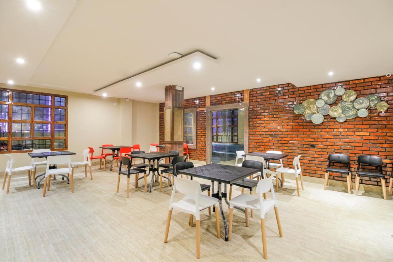 Prime Square by OYO Rooms