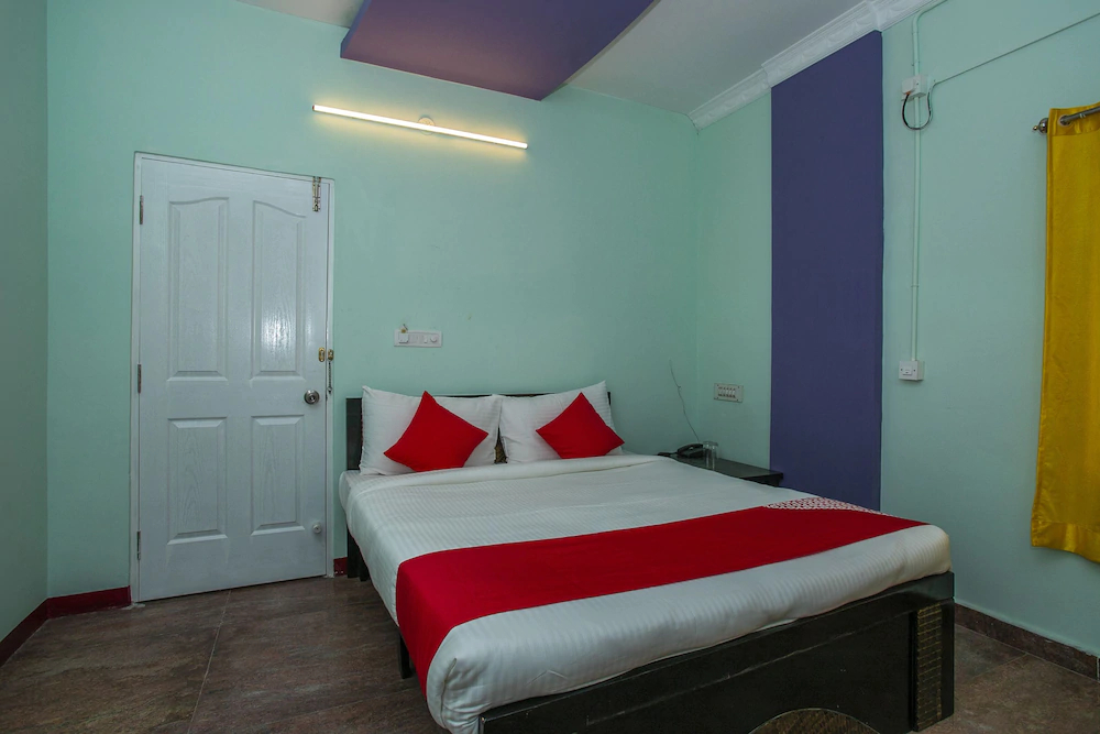 Raikar Residency By OYO Rooms
