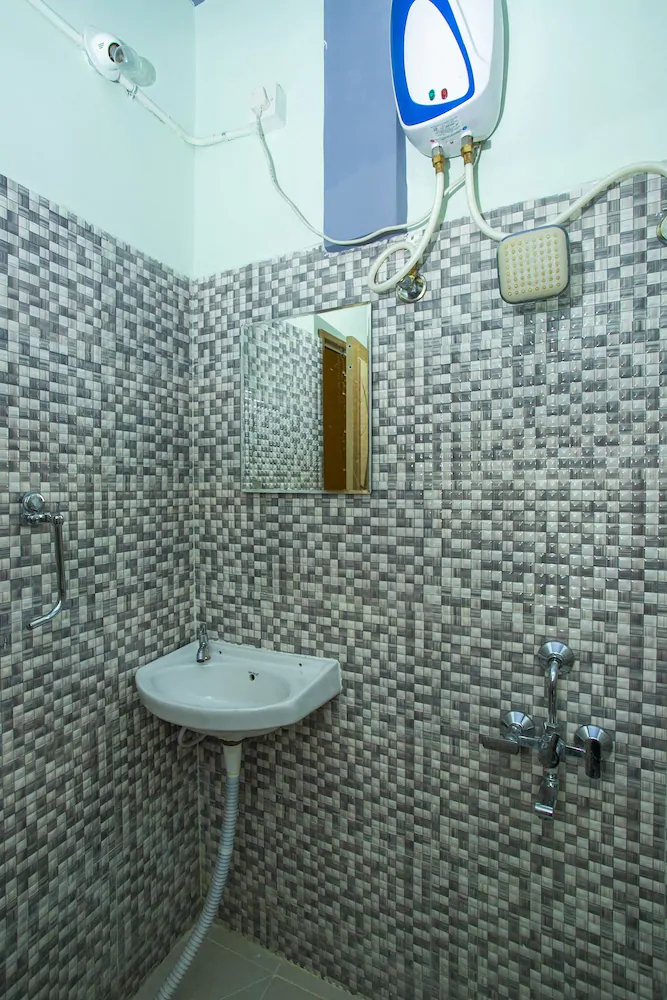 Raikar Residency By OYO Rooms
