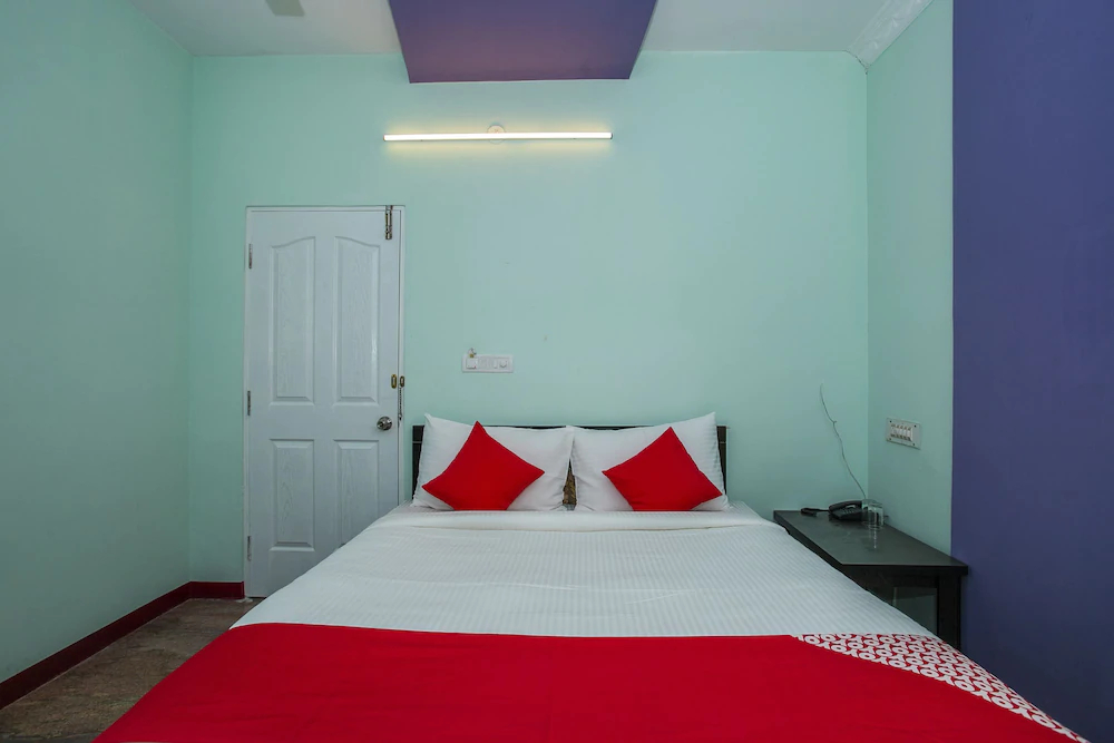 Raikar Residency By OYO Rooms