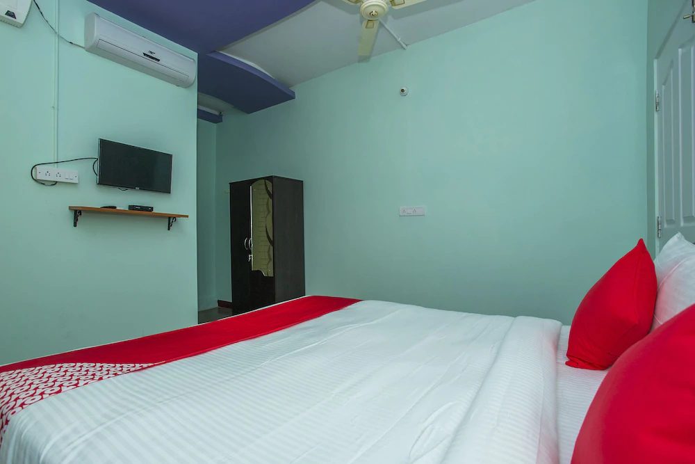 Raikar Residency By OYO Rooms