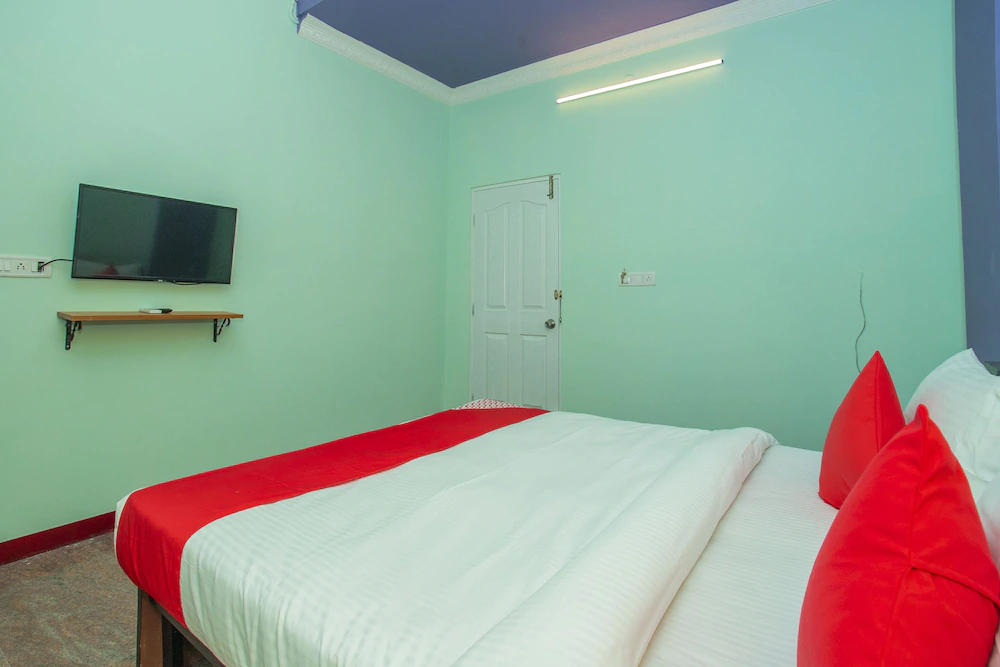 Raikar Residency By OYO Rooms