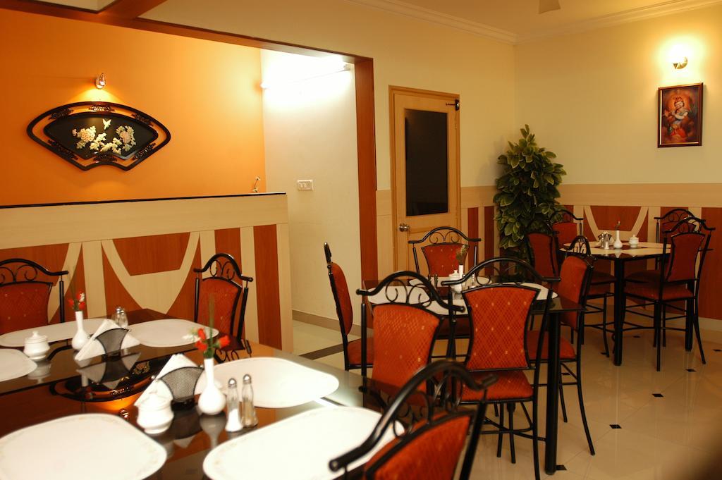 Hotel Raj Comforts