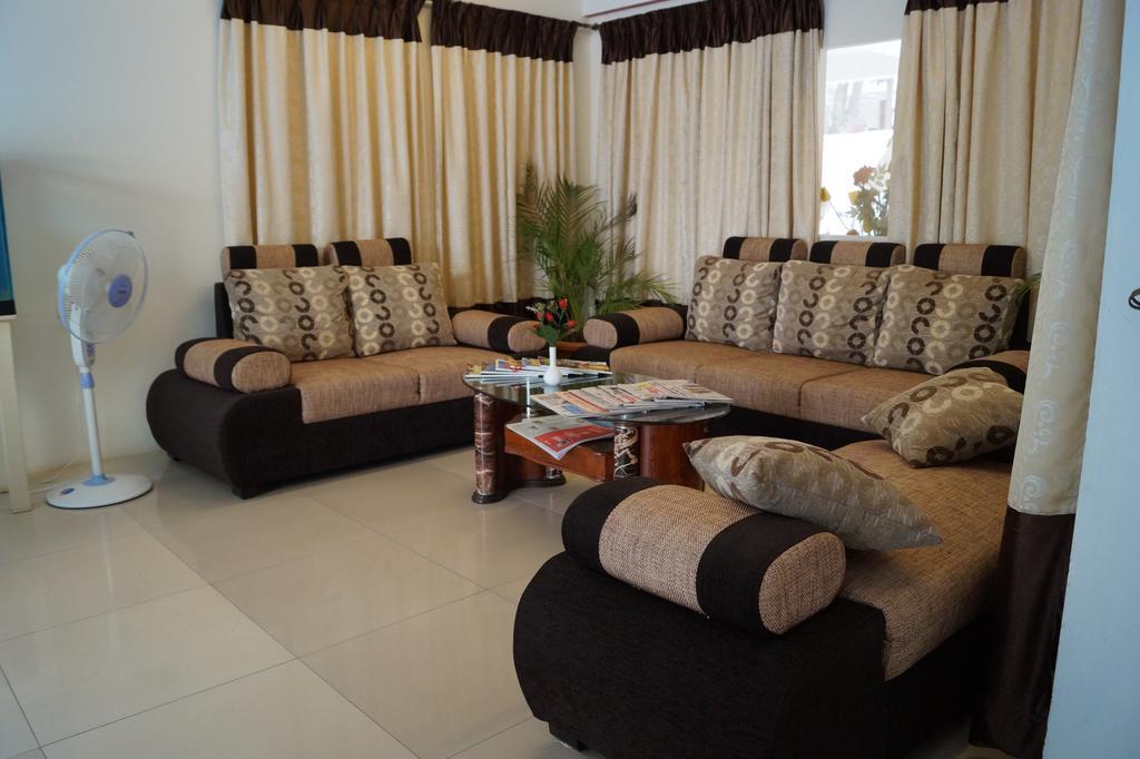 Hotel Raj Comforts