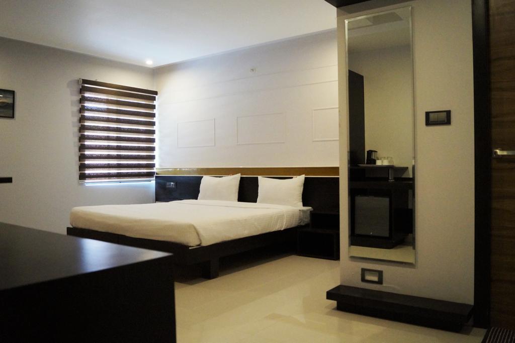 Hotel Raj Comforts