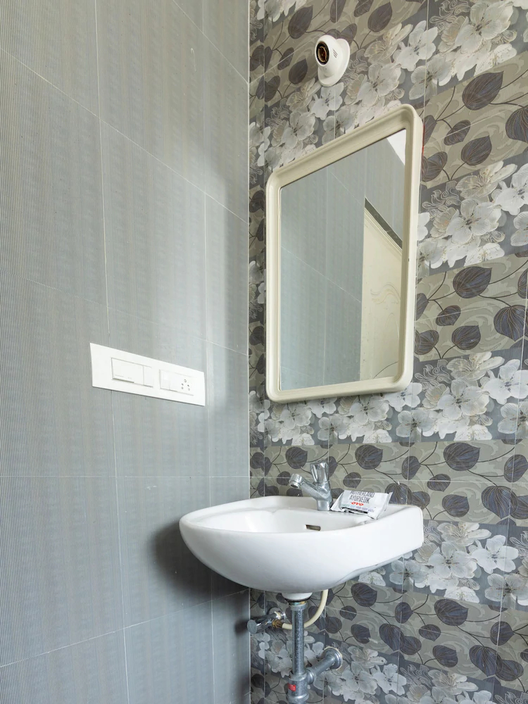 Resside 11 By OYO Rooms