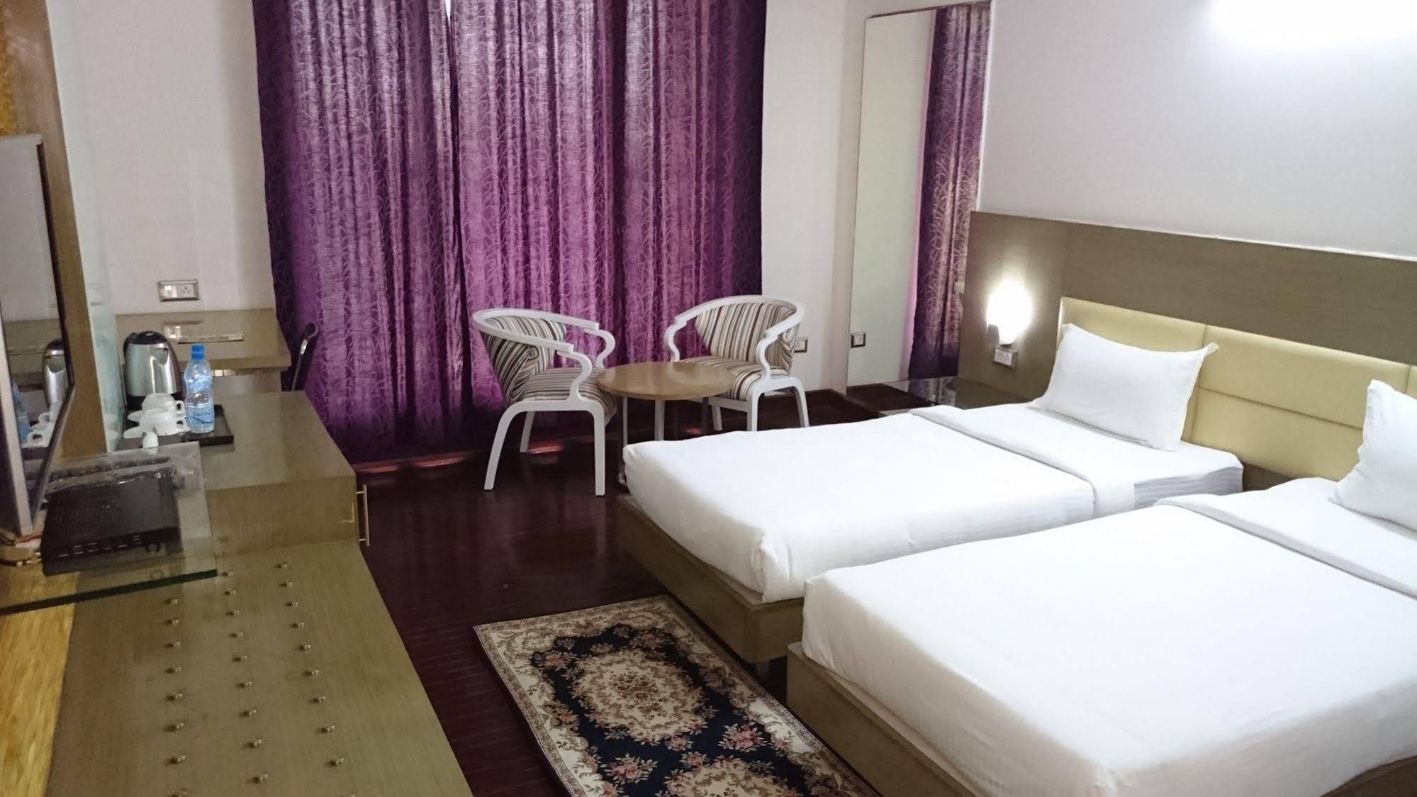 Rosewood International Hotel