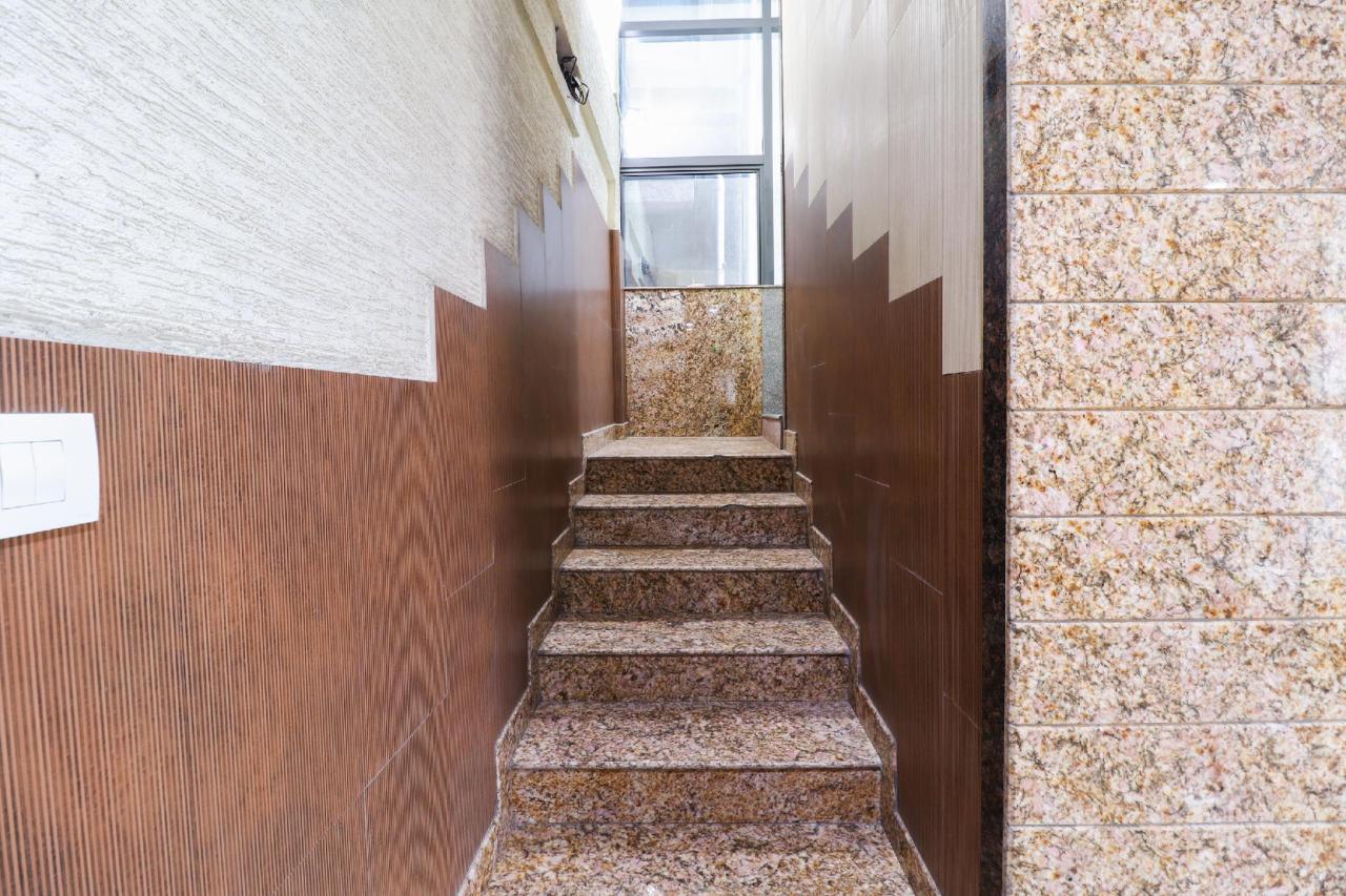 Royal Shades by OYO Rooms