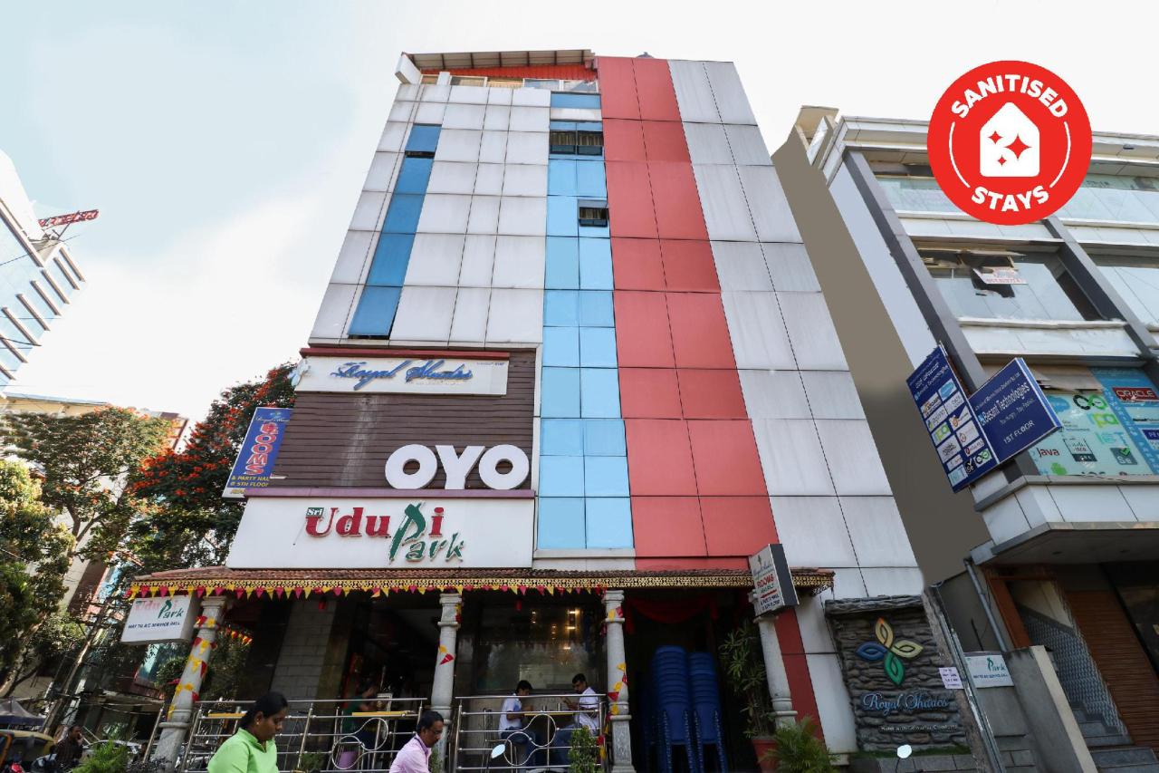 Royal Shades by OYO Rooms