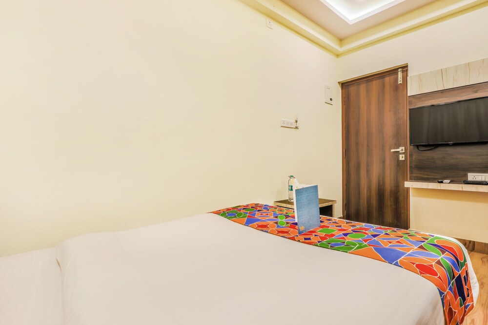 Royal Wood By OYO Rooms