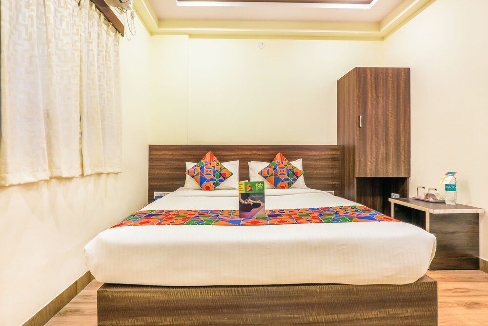 Royal Wood By OYO Rooms