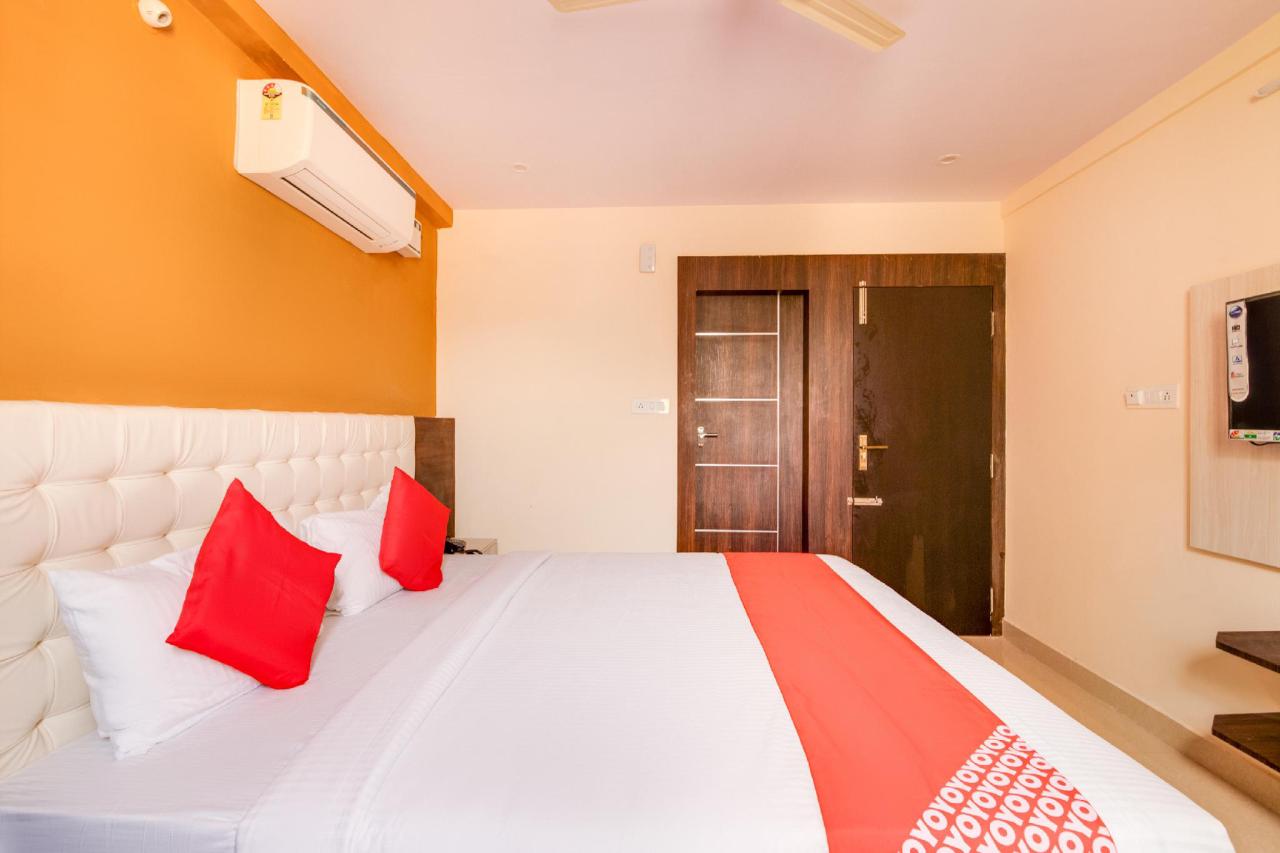 Sai Luxuria by OYO Rooms