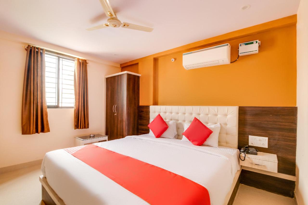 Sai Luxuria by OYO Rooms