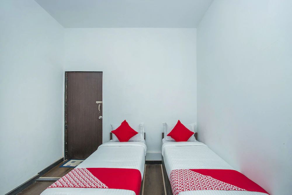 Shri Krishna Hometel By OYO Rooms
