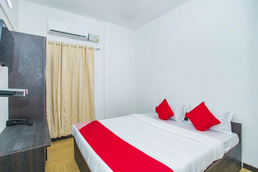Shri Krishna Hometel By OYO Rooms