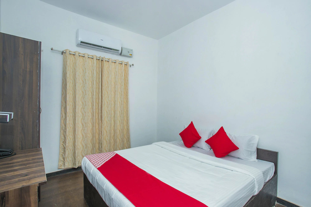 Shri Krishna Hometel By OYO Rooms