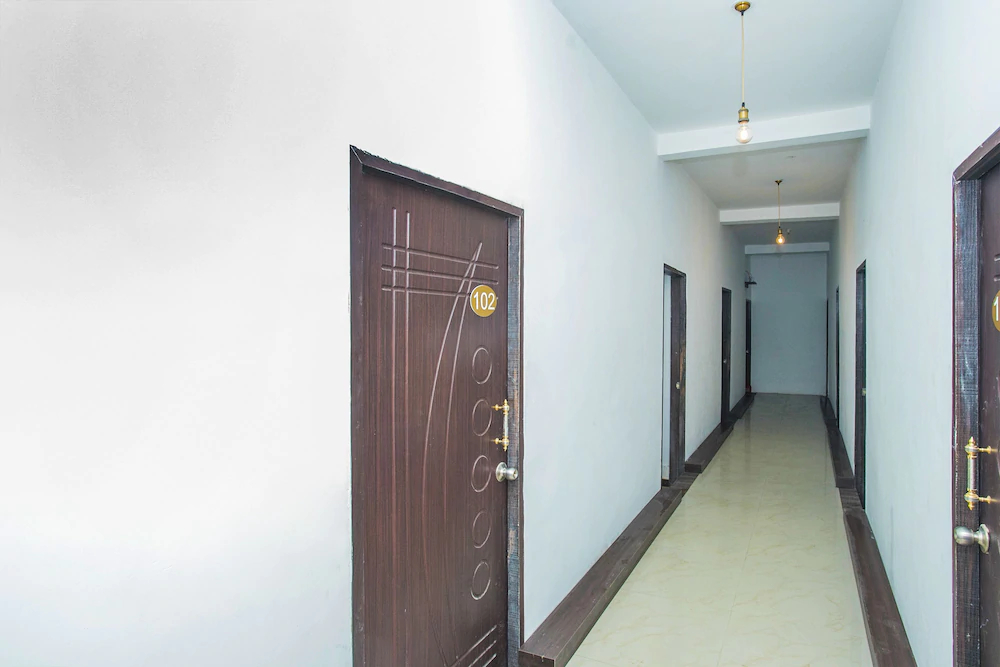 Shri Krishna Hometel By OYO Rooms