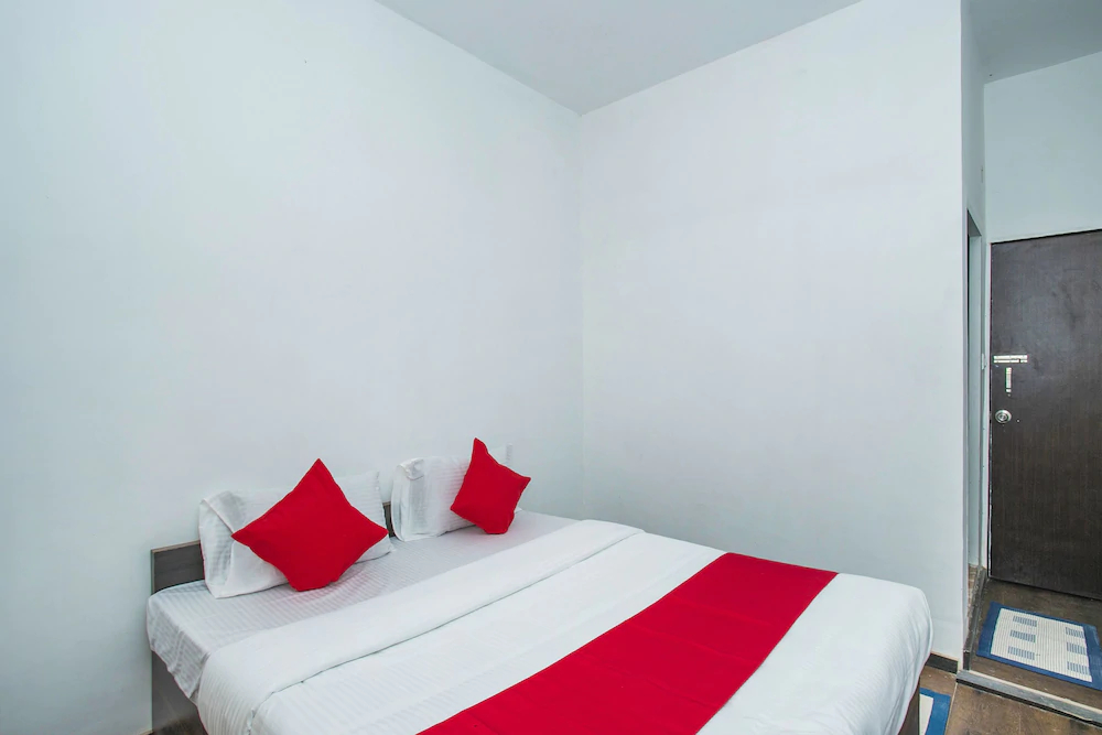 Shri Krishna Hometel By OYO Rooms