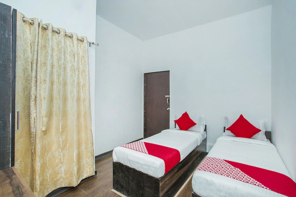 Shri Krishna Hometel By OYO Rooms