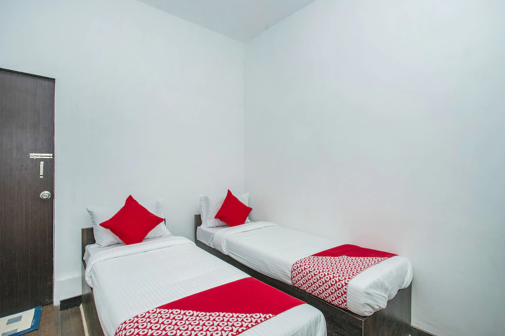Shri Krishna Hometel By OYO Rooms