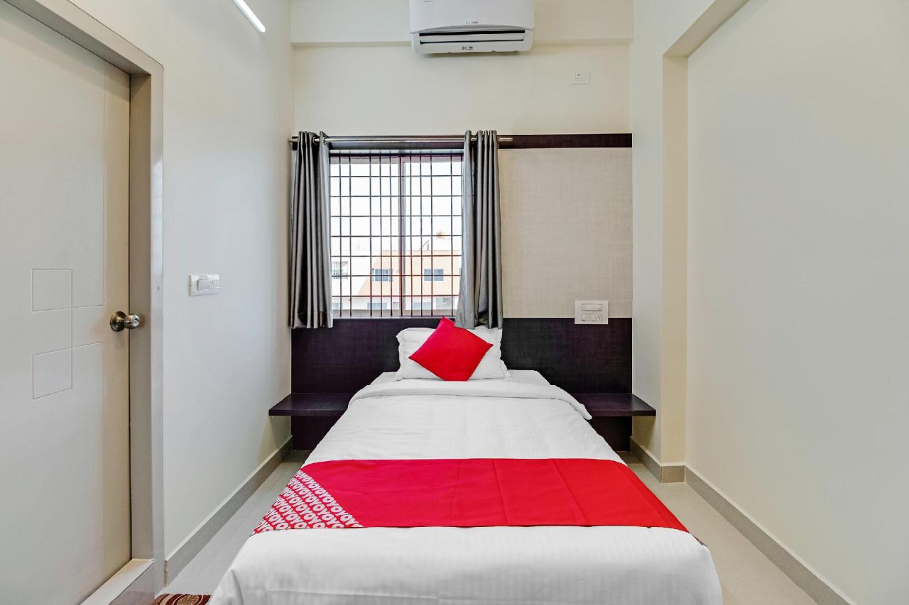 Sky View Lodge by OYO Rooms