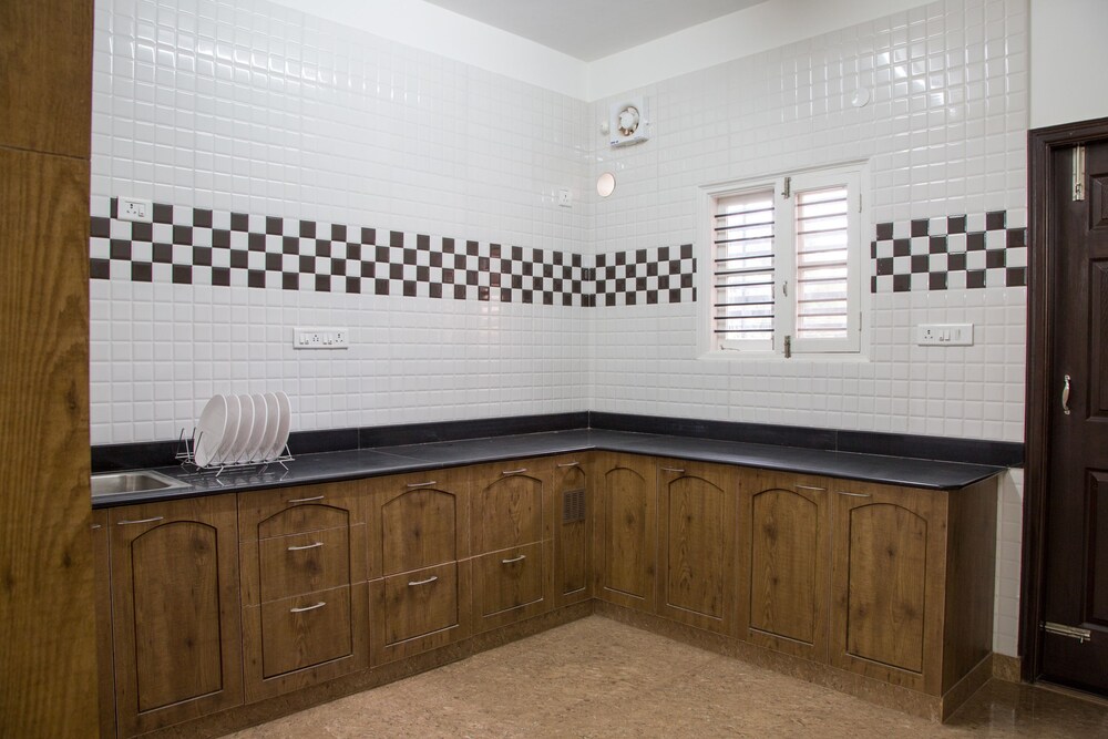SLN Homes By OYO Rooms