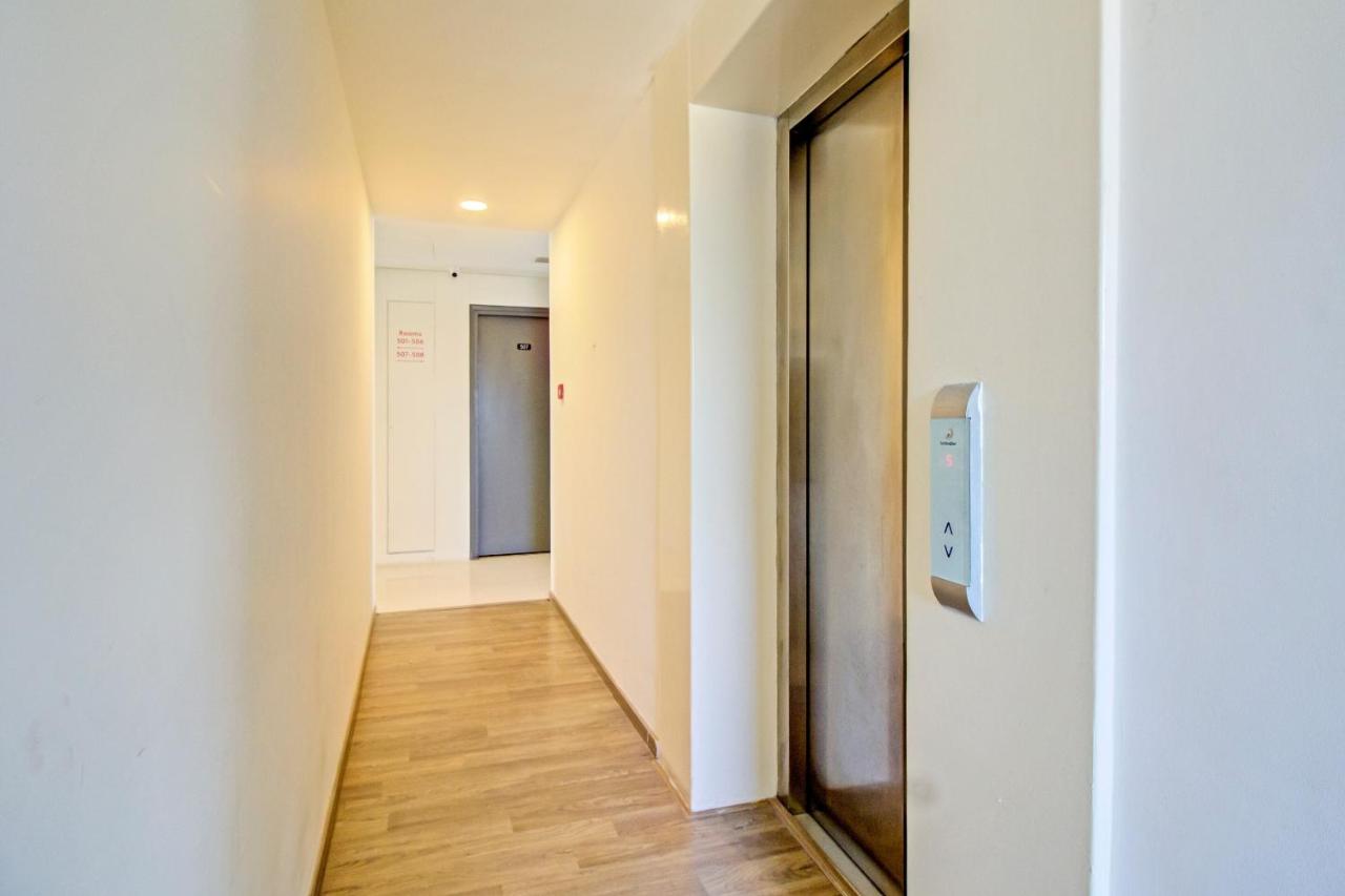Smile Hotel by OYO Rooms
