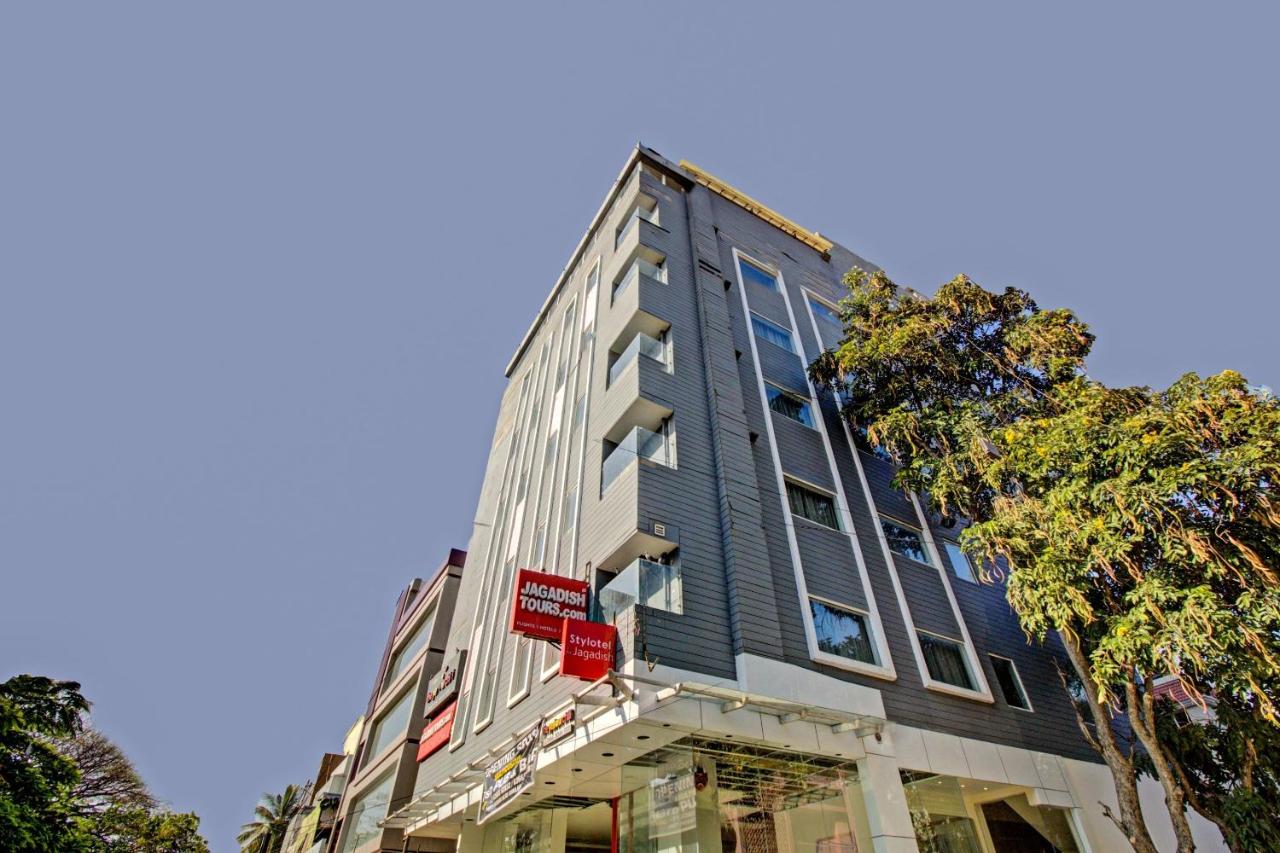 Smile Hotel by OYO Rooms