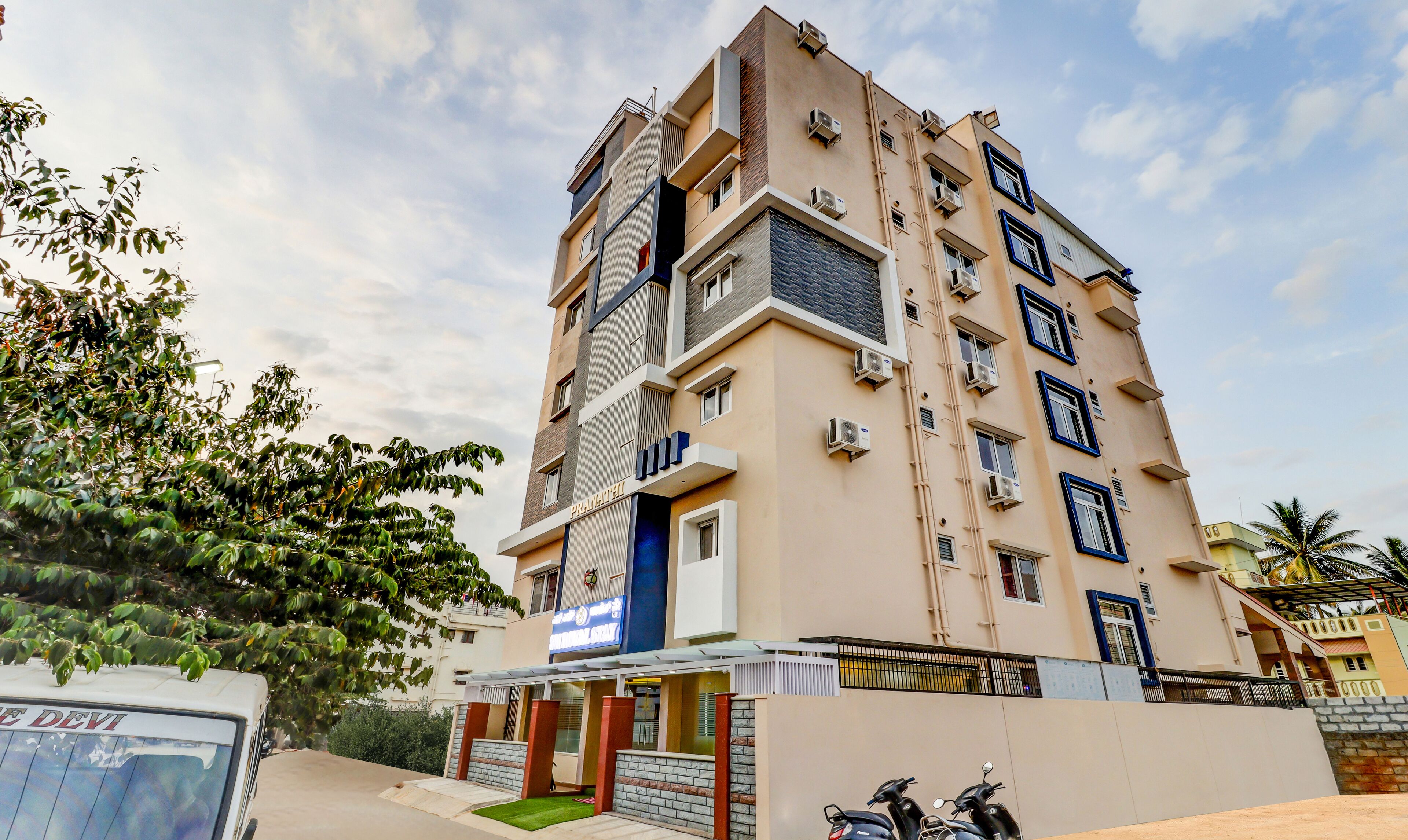 S M Royal Stay by Treebo Hotels