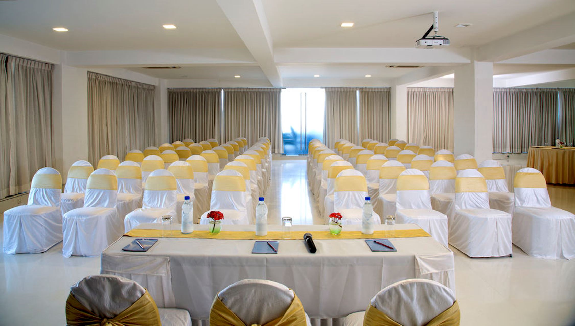 Springs Hotel And Spa Bangalor