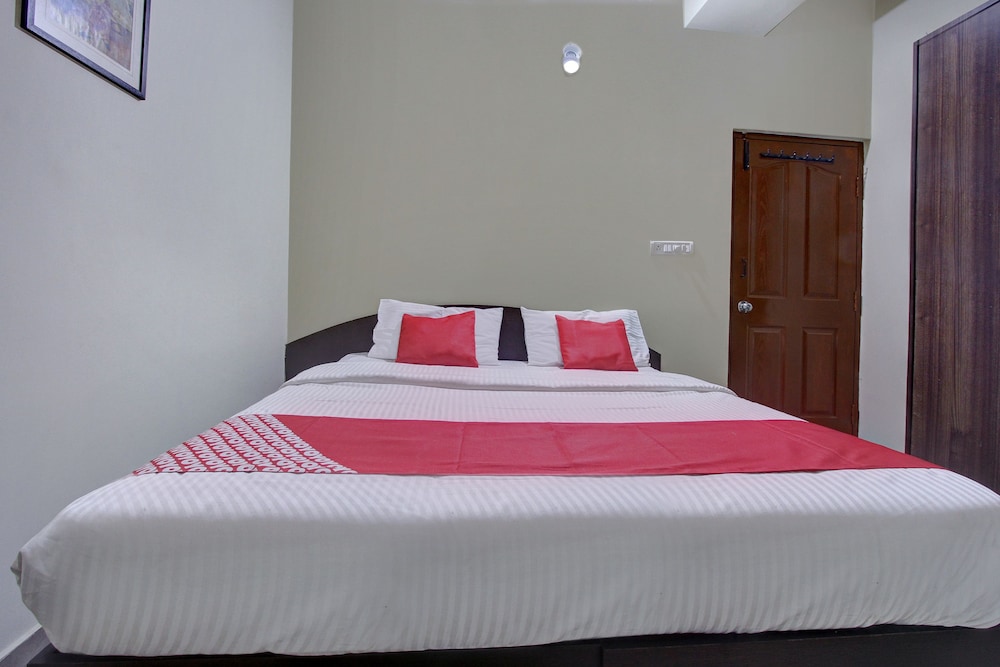 Sri Sai Comforts By OYO Rooms