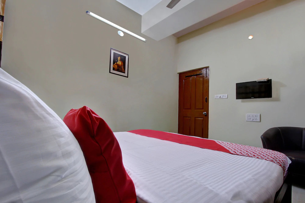 Sri Sai Comforts By OYO Rooms