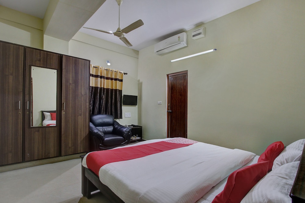 Sri Sai Comforts By OYO Rooms