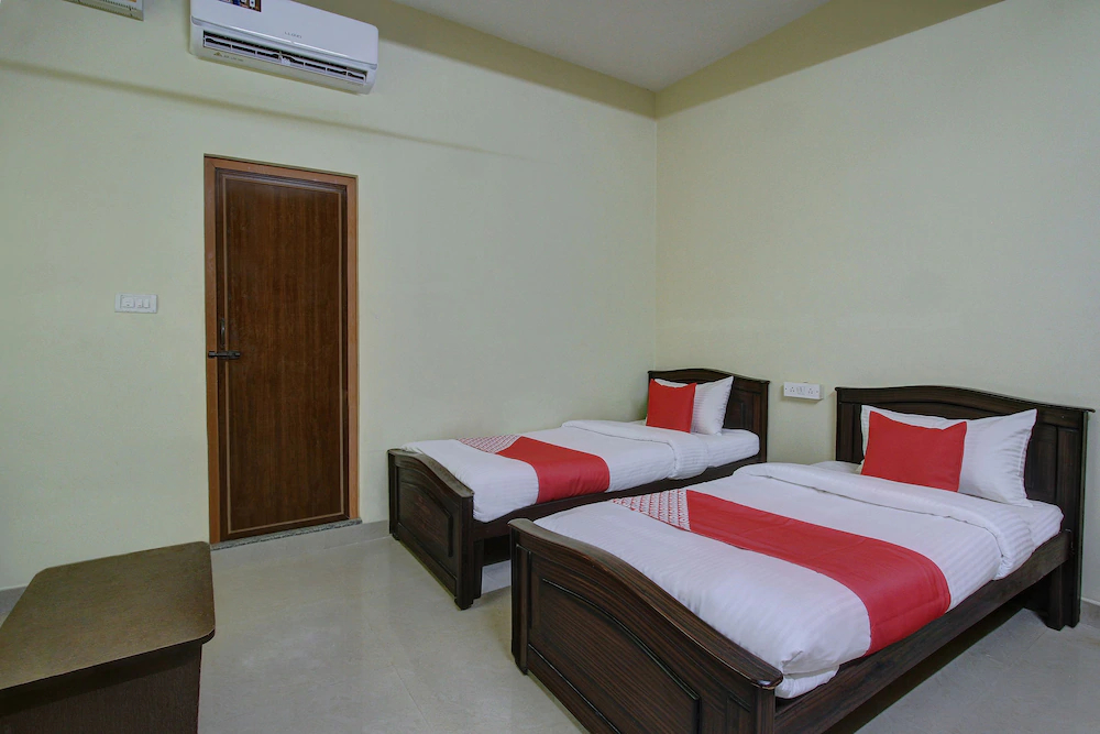 Sri Sai Comforts By OYO Rooms