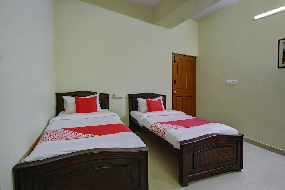 Sri Sai Comforts By OYO Rooms