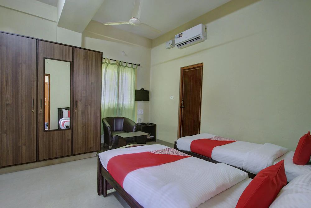 Sri Sai Comforts By OYO Rooms