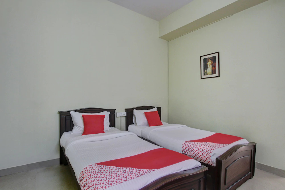 Sri Sai Comforts By OYO Rooms